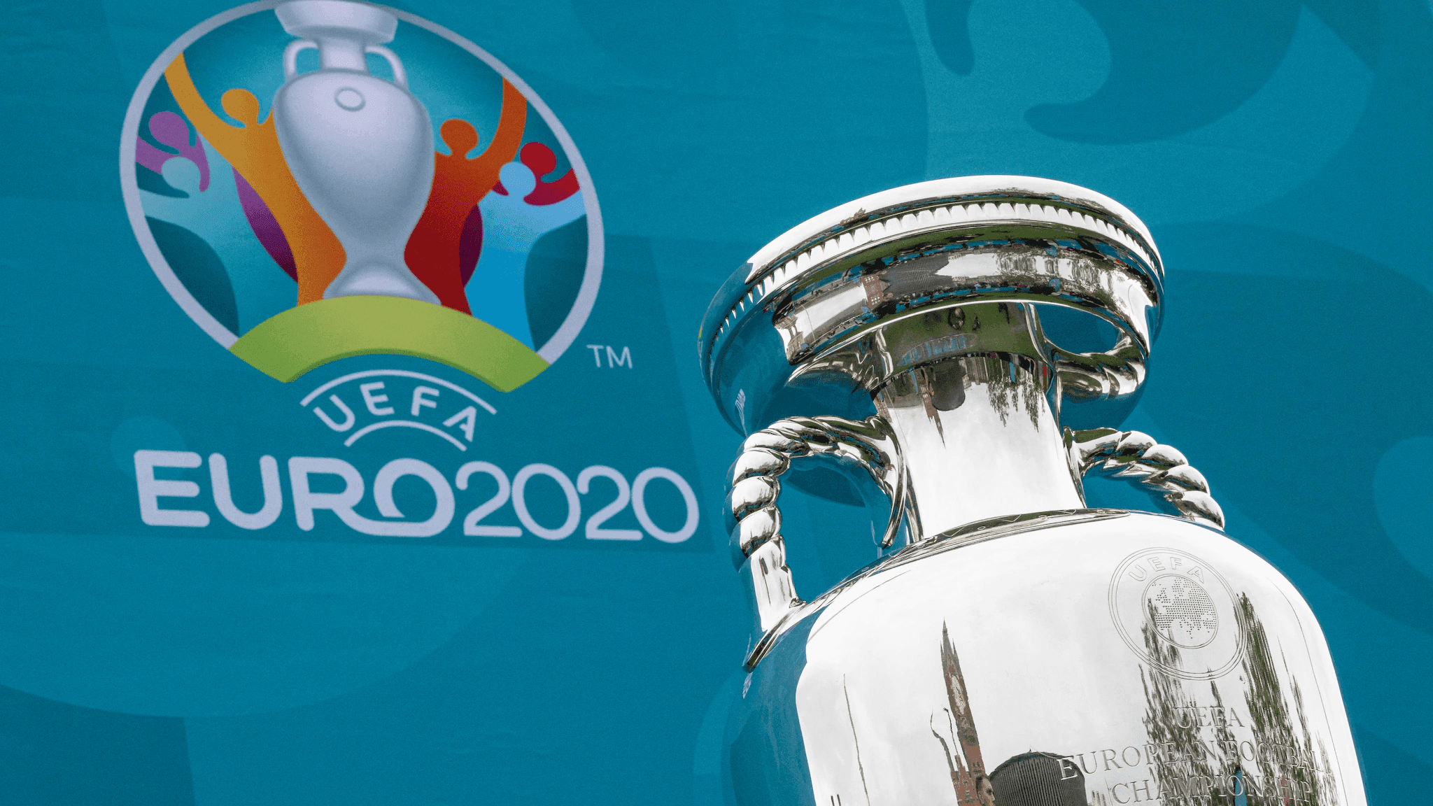 Mensaje de la UEFA luego de que Cristiano Ronaldo rechazara las bebidas de su principal patrocinador
