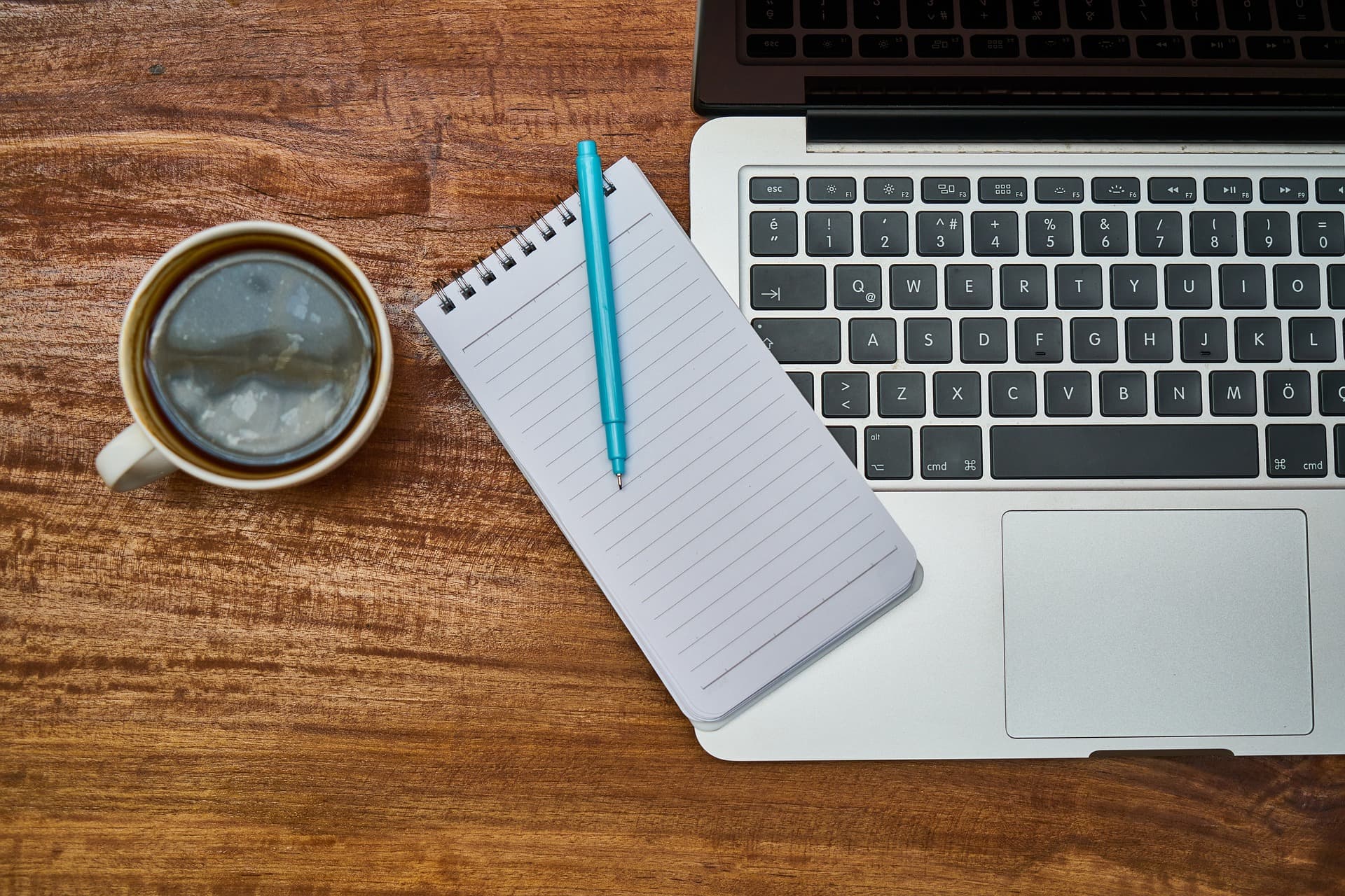 ¿Sirve realmente un certificado de Coursera o Udemy en mi currículum?
