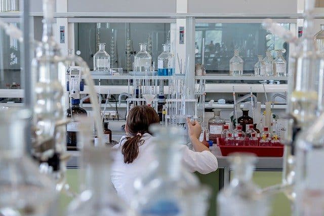 Bolivia: El ministerio de educación hizo entregas de equipos para laboratorios de seis unidades educativas de Luribay